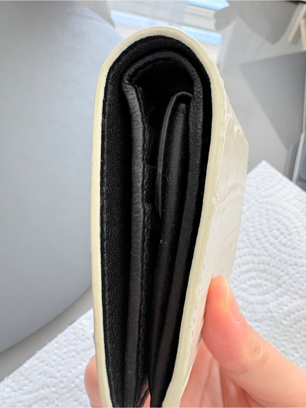 MCQUEEN
White Croc Skull Bifold Wallet - Picture 7 of 11
